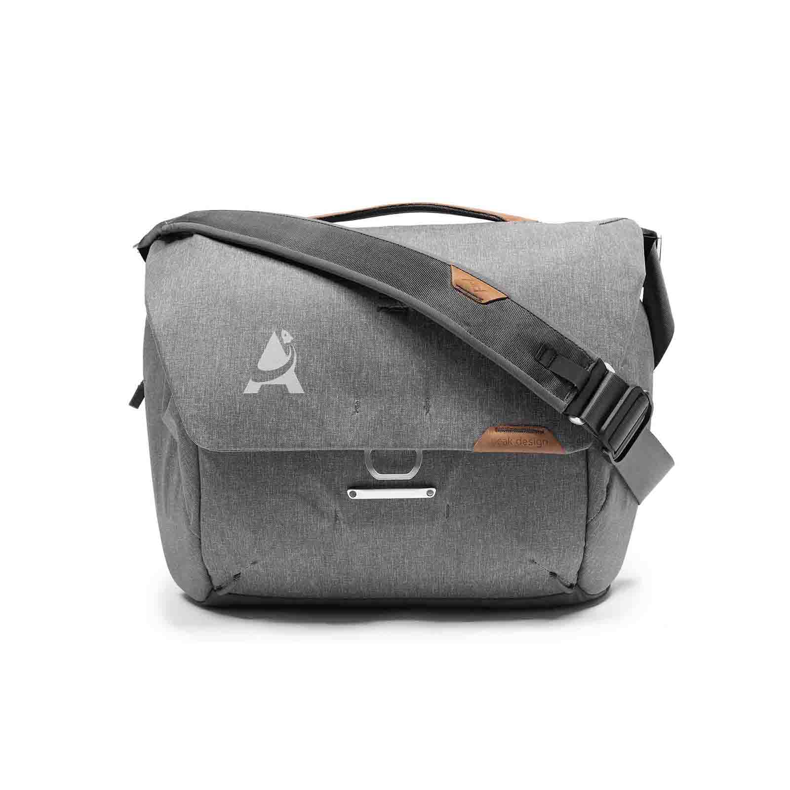 Nombre del fichero: PD-Everyday-Messenger-13L-Ash-4.jpg
Dimensiones: 1600 x 1600 píxeles
Tamaño del fichero: 71.72 KB