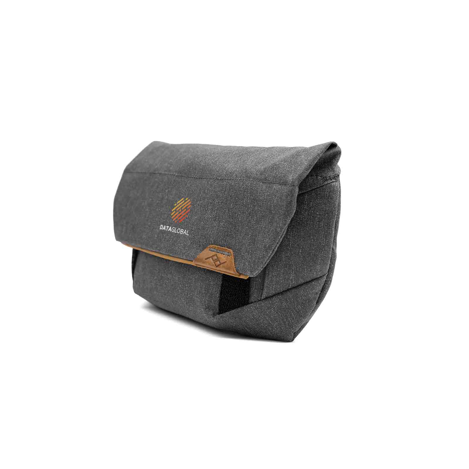 Nombre del fichero: PD-FieldPouch-Charcoal-3.jpg
Dimensiones: 1600 x 1600 píxeles
Tamaño del fichero: 87.15 KB