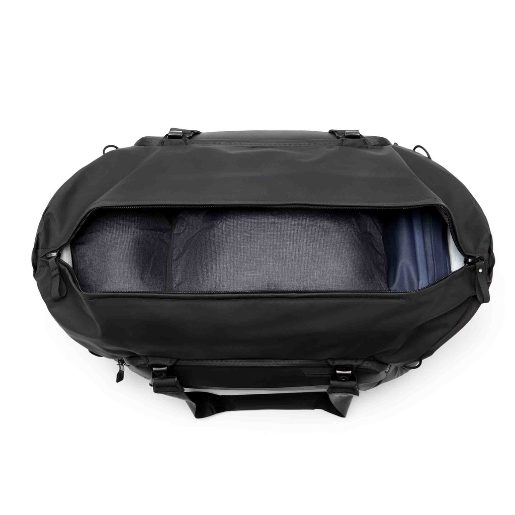 Travel-Duffel-50L-Black-8214.jpg