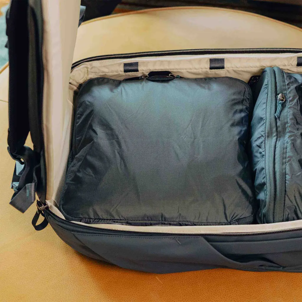 Travel-Backpack-45L-Ocean-lifestyle-159A0622.webp